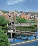 Ridgelake in Nashville, Tenn., is surrounded by mountain views and lush landscaping. The complex features one- and two-bedroom apartments and townhomes.