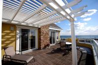 SUNNY SALES: More than 60 percent of the units at Belle Shores Condominium in Queens, N.Y., have been sold as of May 1. The developer attributes much of the success to the project’s beachfront location.