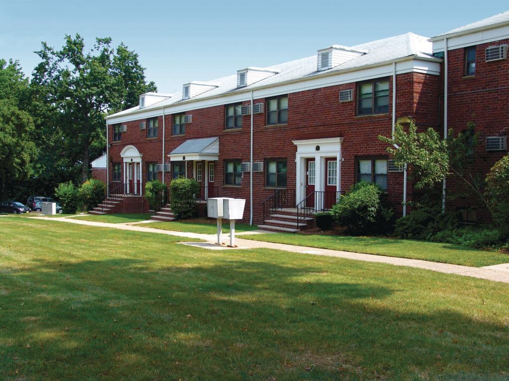 The 124-unit Skyline 

Apartments in Hasbrouck 

Heights, which Kushner Cos. acquired in July, marked the 

firm’s re-entry into New Jersey 

after a five-year absence.