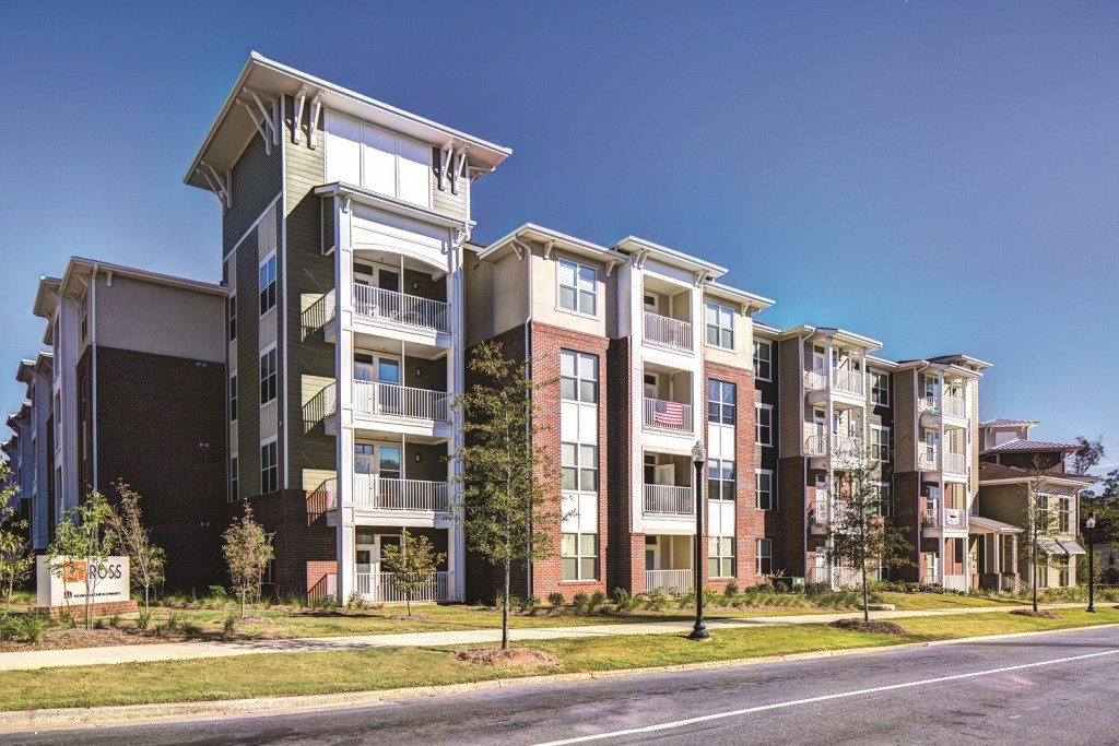 Auburn 160 near Auburn University, developed by the American Campus Communities, is a luxury apartment that attracts student renters with suite-style units and desirable amenities. 