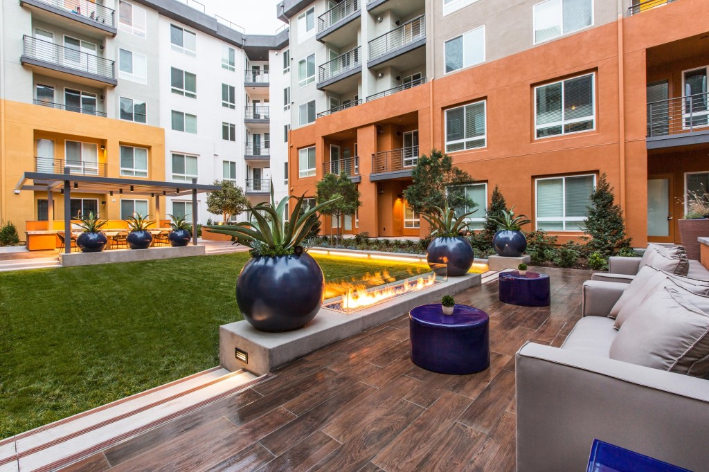 Bell South Bay, a 264-unit community in Los Angeles, offers studios and one- and two-bedroom floor plans.