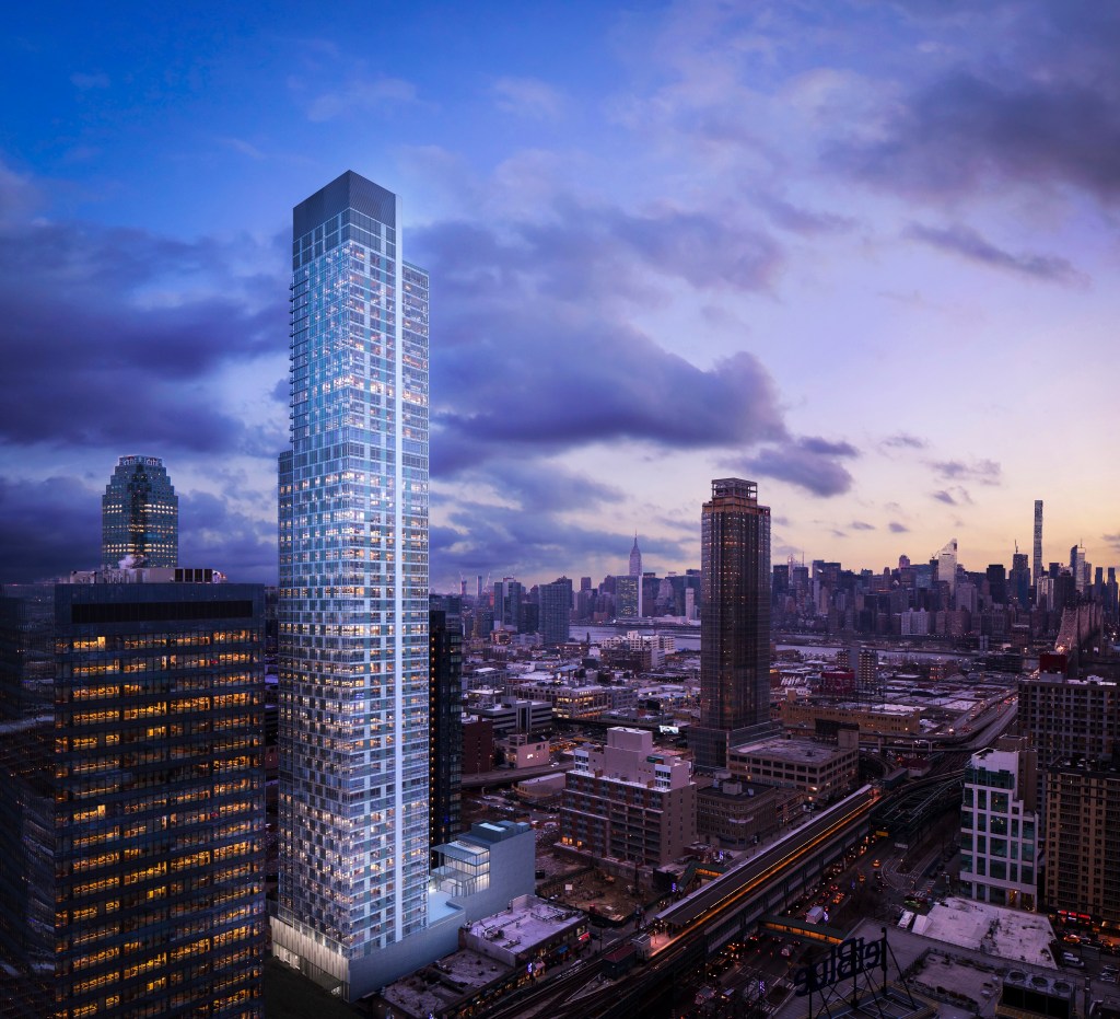 Currently the second tallest tower in Long Island City, Tower 28 was developed by Heatherwood Communities and designed by Goldstein, Hill & West.