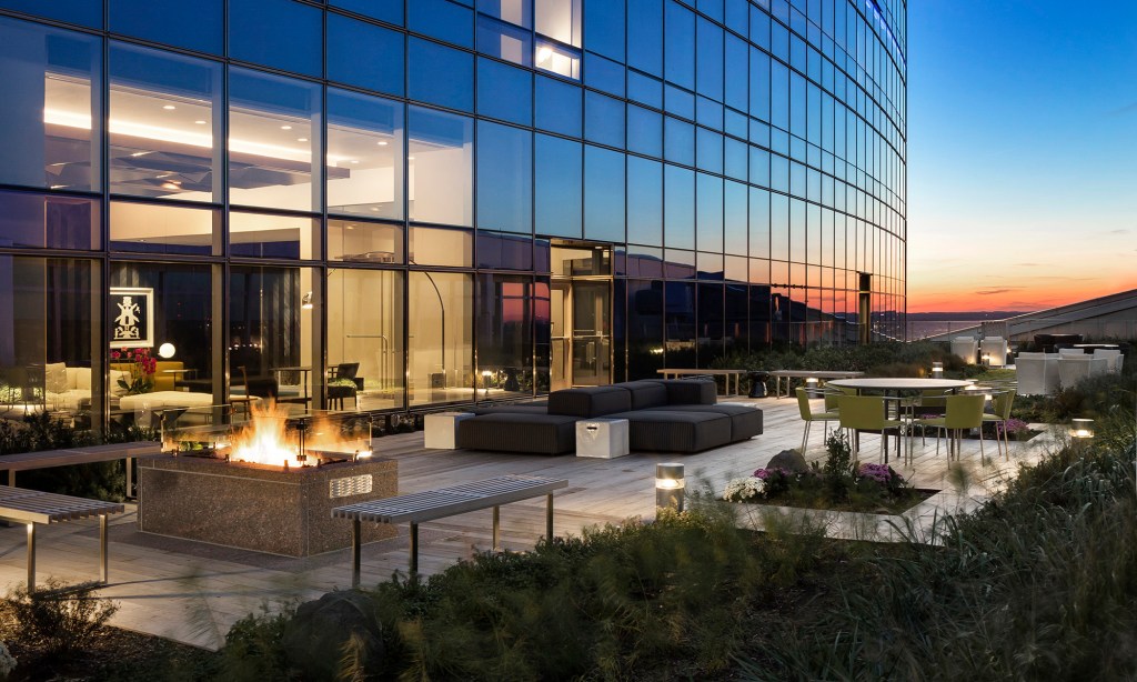 Korman Communities has been a pioneer of short-term furnished luxury rental and corporate housing. Its AKA brand provides the space and comfort of a luxury apartment with the hospitality of a hotel. AKA University City brings 268 furnished hotel and apartment residences to Philadelphia.