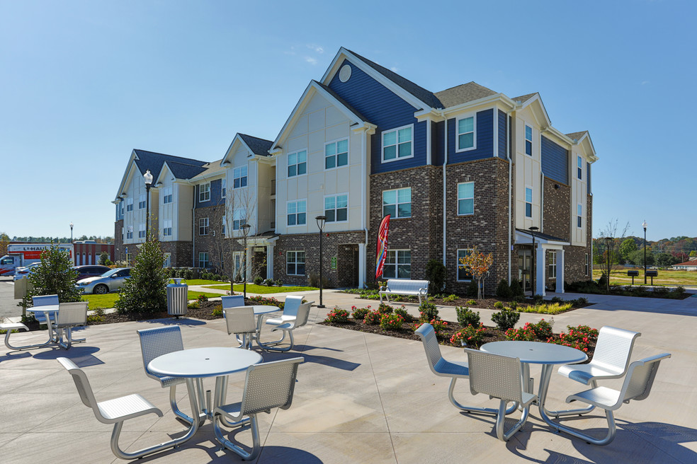 Gateway Pointe I serves families and veterans in Warner Robins, Georgia.