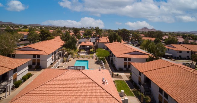 Tides at Deer Valley in Phoenix is one of five multifamily communities recently acquired by Investcorp.