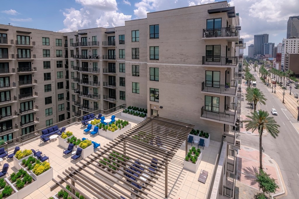 "Canal 1535 is one of the most special and unique assets in the Passco portfolio that offers elevated, convenient living with easy access to the vibrancy of New Orleans," said senior vice president of acquisitions Colin Gillis.