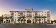 Cortland Biltmore in Phoenix offers boutique, hotel-style living in the heart of the Biltmore area.