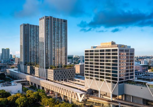 The 816-unit ParkLine Miami is perched directly above MiamiCentral, a trasnportation and lifestyle hub spanning six blocks in downtown Miami.