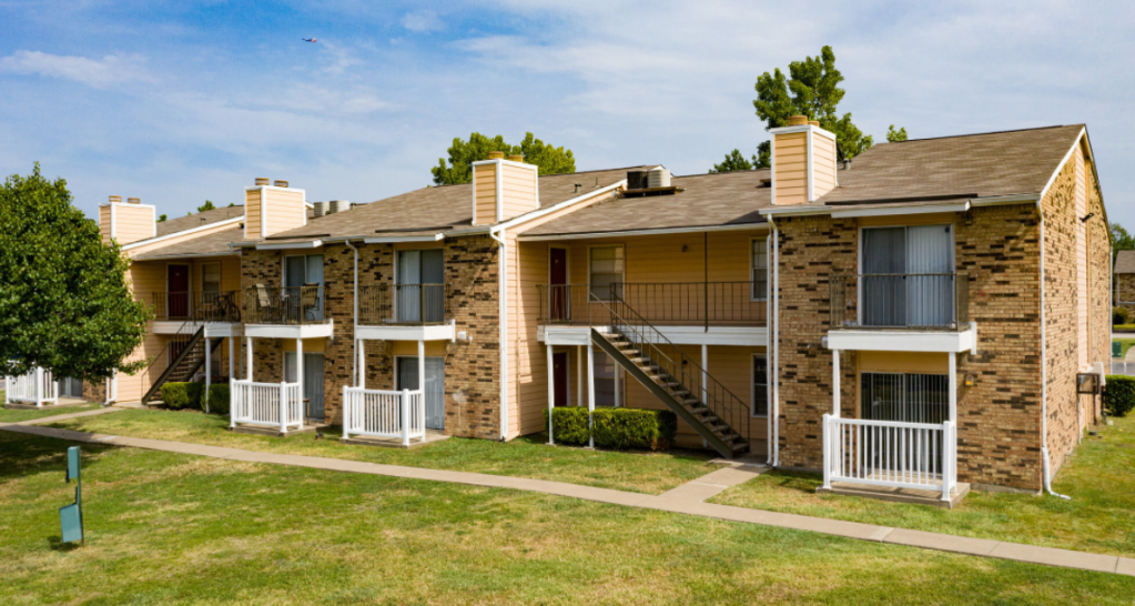Carrollton Oaks, a 320-unit apartment community in Carrollton, Texas, is part of a two-property portfolio recently acquired by S2 Capital.