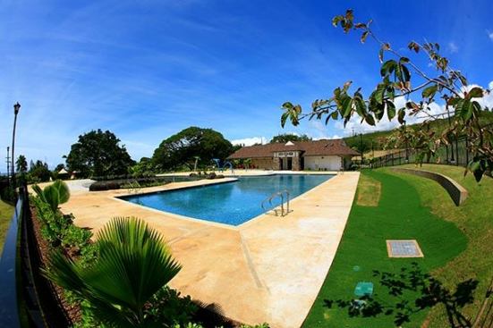 Island Palm Communities’ Simpson Wisser Neighborhood, which includes 78 homes for soldiers and their families, is part of the $2.57 billion Army Hawaii Military Housing Privatization initiative. It is one of the first projects in the nation to receive LEED for Neighborhood Development certification. All new homes, which average 2,212 square feet, were built to LEED Silver standards. Sustainable initiatives include photovoltaic systems, solar hot water systems, Energy Star–rated appliances, energy-efficient home design and materials, and smart meters. Old appliances and furniture were salvaged and donated to nonprofit organizations and charities. Forty-eight large trees were preserved in place, and 16 trees were relocated to the site. The payback periods for the green features range from 13.9 years for the photovoltaic panels to 2.6 years for the water-efficient technology.