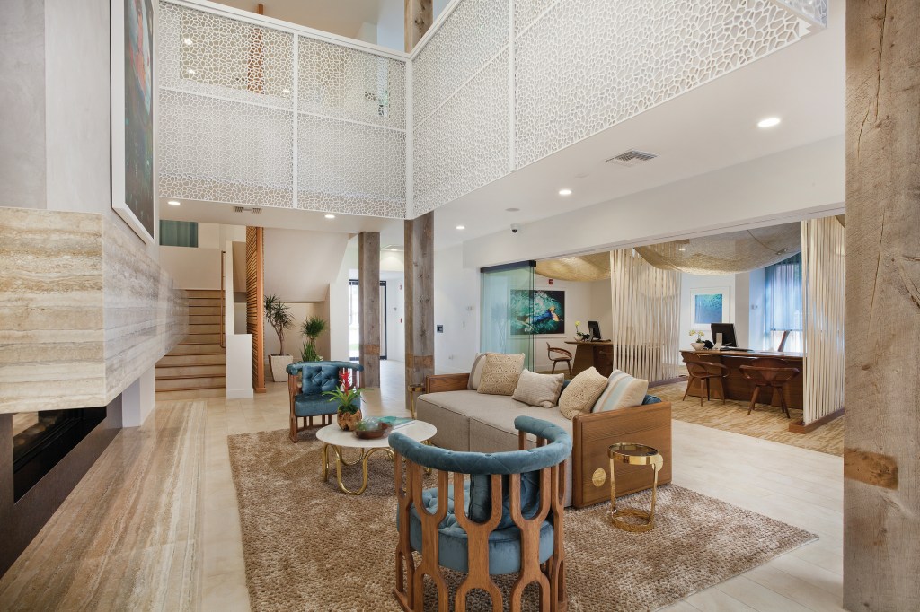 2016 MFE AwardsApartment Renovation: GrandBroadstone Coronado on the BayAlliance Residential