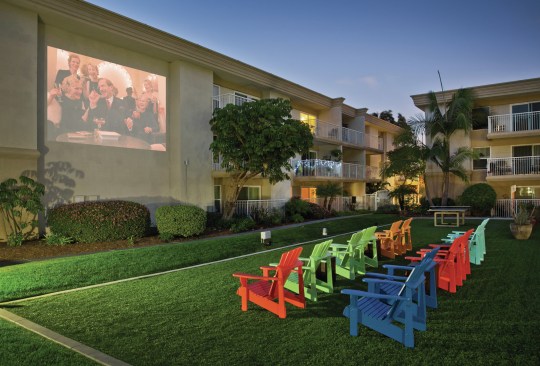 2016 MFE AwardsApartment Renovation: GrandBroadstone Coronado on the BayAlliance Residential