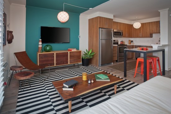 2016 MFE AwardsApartment Renovation: GrandBroadstone Coronado on the BayAlliance Residential