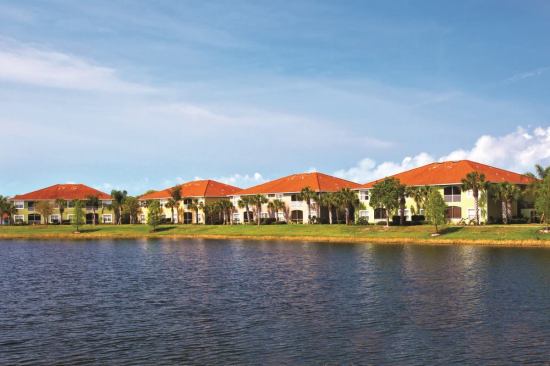WATERFRONT LIVING: Landmark Apartment Trust of America's Bay Breeze apartments in Fort Myers, Fla.