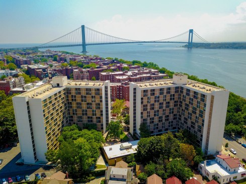 New York-based Jonathan Rose Cos. netted a 26% reduction in water use by installing low-flow toilets, faucets and showerheads at Shore Hill in Brooklyn.