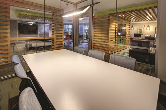 At 2125 Franklin, students enjoy conference rooms for studying.&nbsp;