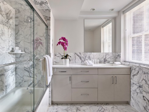 AKA Rittenhouse Square is in a prime location in Philadelphia for residents and visitors.