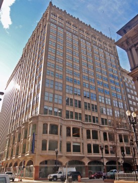 terra-cotta, Gothic Revival, wide windows, tall ceilings, arcade, gallerias, bay windows