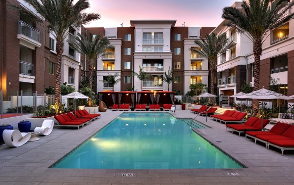 West Park’s amenities are all close by, for swimming, cooking, dining, working out, watching movies, playing ping-pong—or doing nothing but enjoying the climate and people scene.