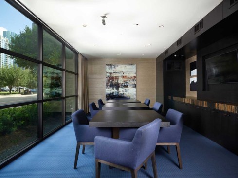 Eighteen25 in Houston provides residents with flex space in the lobby area to work from home or host conferences.