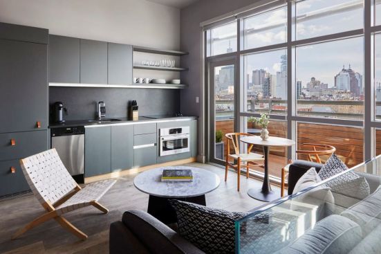 Mirroring the area’s eclectic energy, Kasa Lower Lantern East Side is nestled in New York City’s Bowery neighborhood.