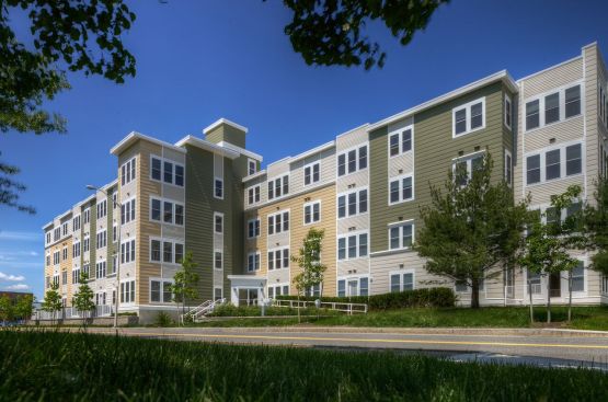 Park87 in Cambridge,
Mass., made up of 76 modular
units on a tight, urban site, was erected in only five days.