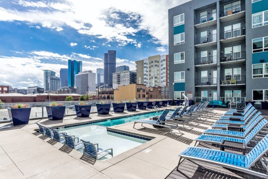 Point 21 Apartments, a modern-designed mid-rise collection of luxury apartments in downtown Denver, was added to the Asset Living portfolio through the acquisition of Echelon Property Group.