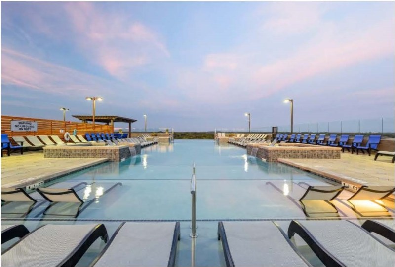 An infinity pool at Standard at Athens in Georgia provides students a luxury spot.