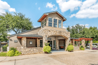 Landmark at Gleneagles in Dallas offers spacious one- and two-bedroom units as well as easy access to shopping, dining, and entertainment.